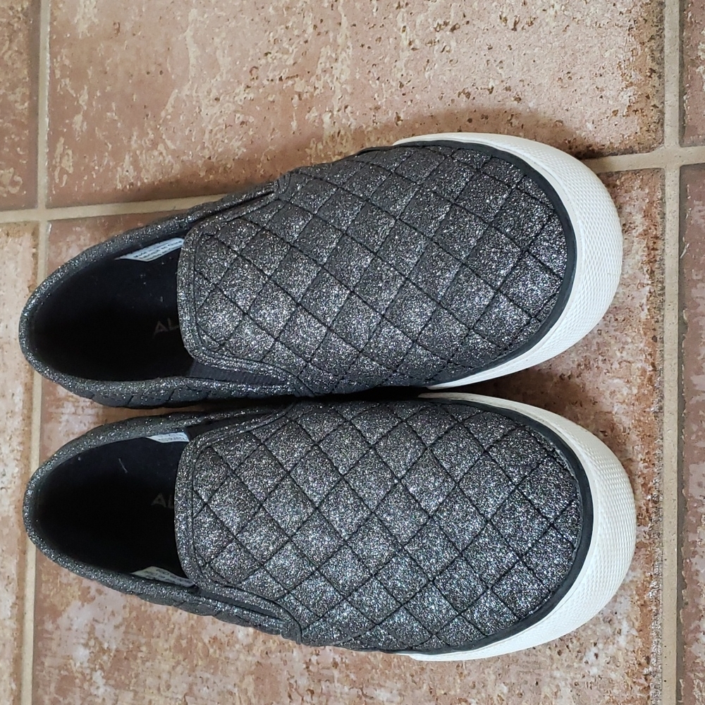 LIKE NEW Girls Size 3 Aldo Quilted Shoes
